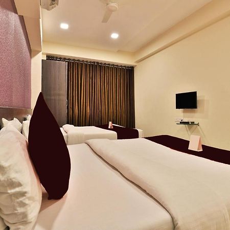 Royal Rituals Hotel Surat Exterior foto