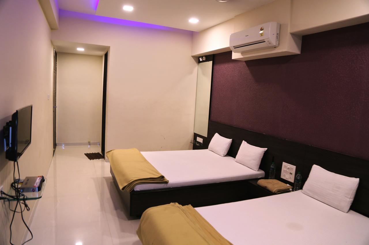 Royal Rituals Hotel Surat Exterior foto