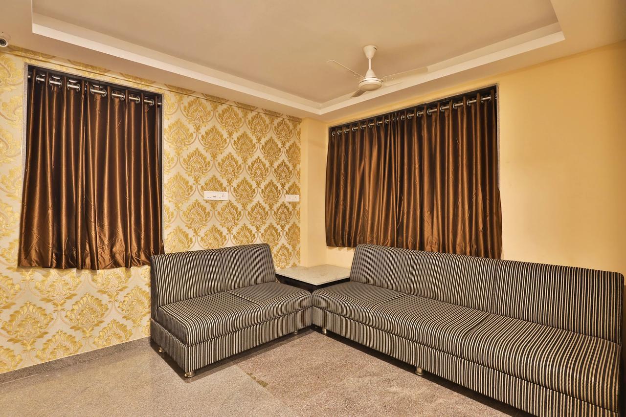 Royal Rituals Hotel Surat Exterior foto