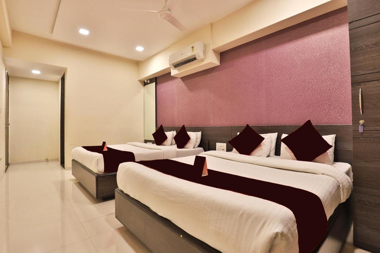 Royal Rituals Hotel Surat Exterior foto